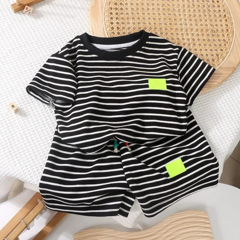 2-piece set for little boys: comfort for going on adventures