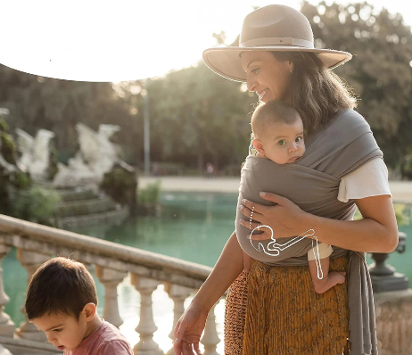 Baby sling: comfort and safety