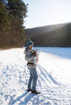 SLING baby carrier: versatile for all seasons