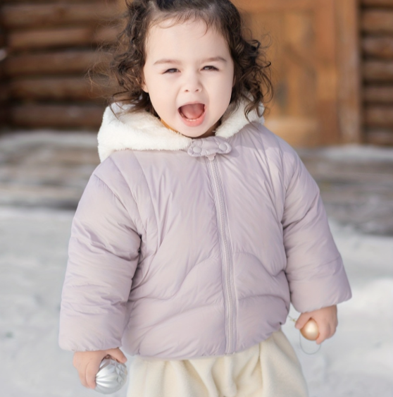 Abrigo cálido con capucha | Ultraligero