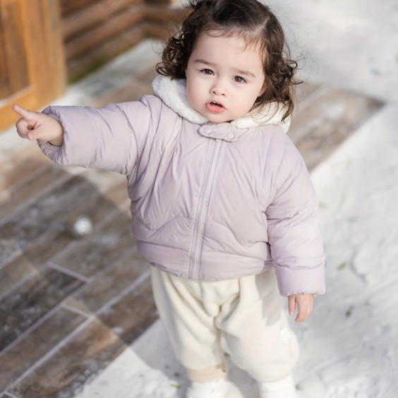 Abrigo cálido con capucha | Ultraligero