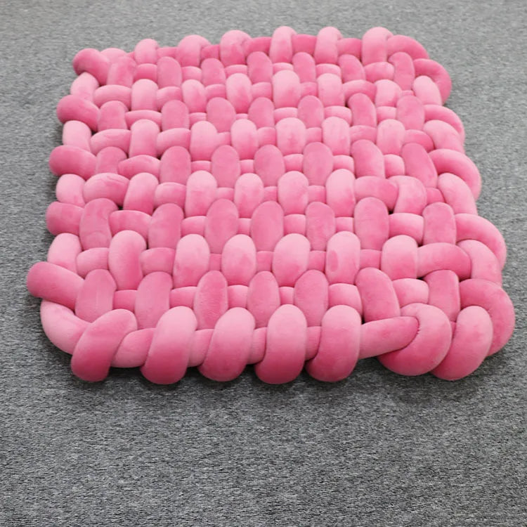 Tapis de sol tressé : l'élégance douce des premiers jeux !