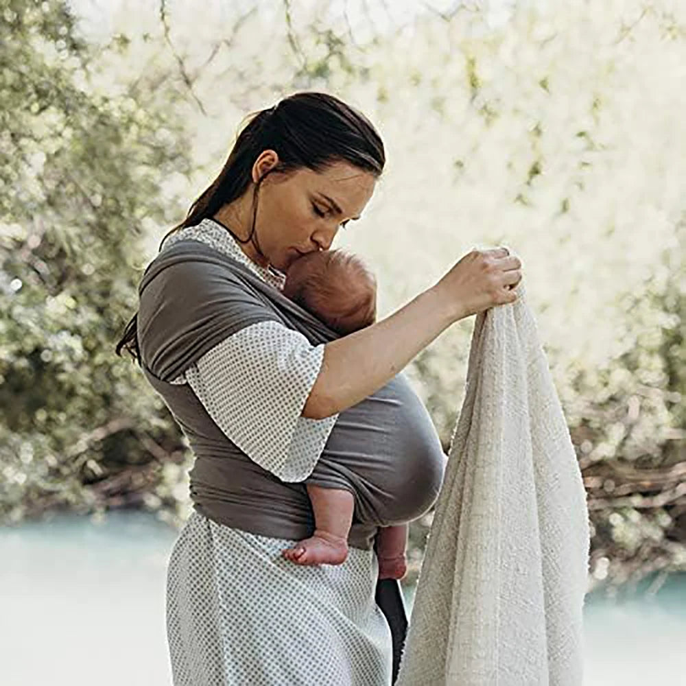 Baby sling: comfort and safety