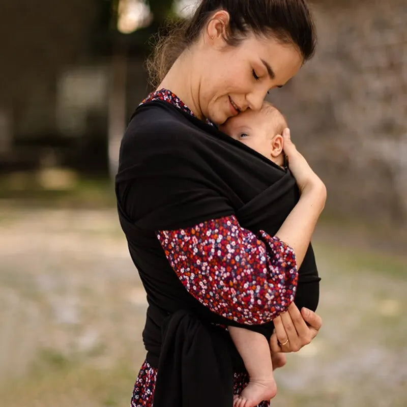 Baby sling: comfort and safety