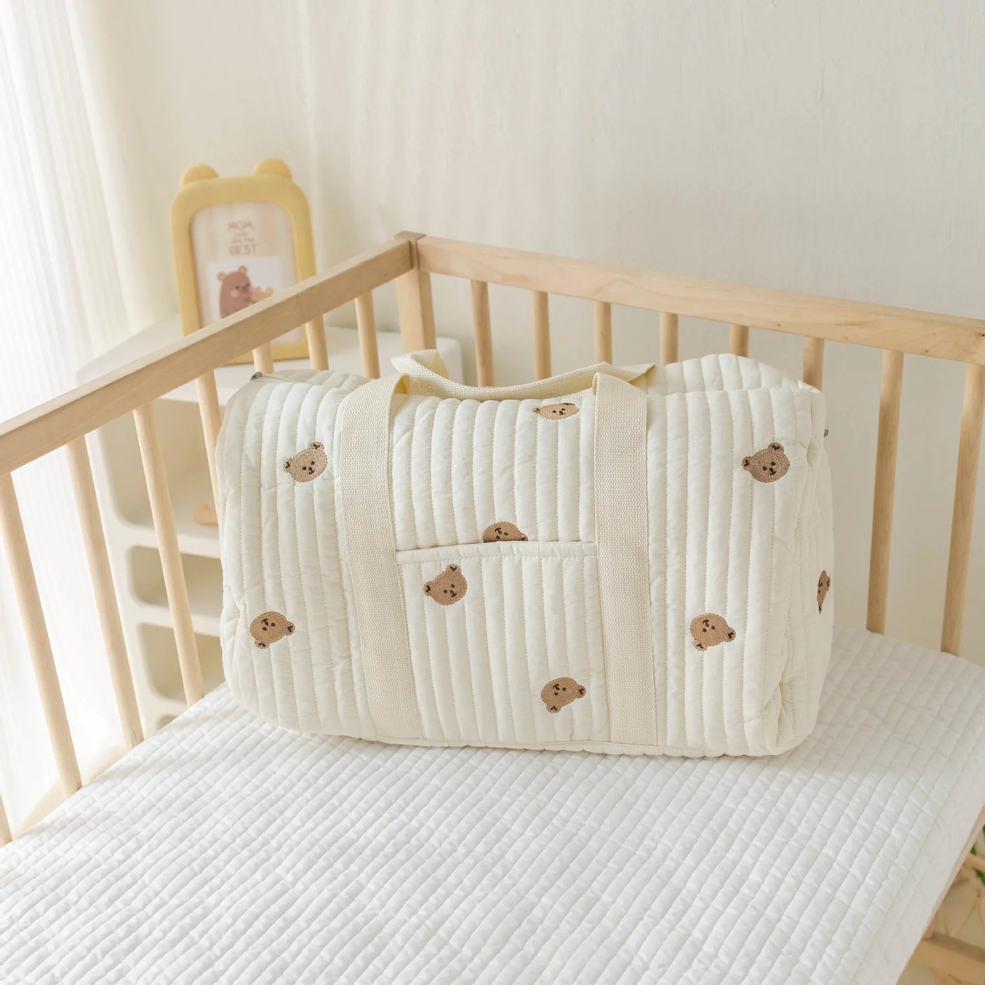 "Bear" changing bag: light and spacious