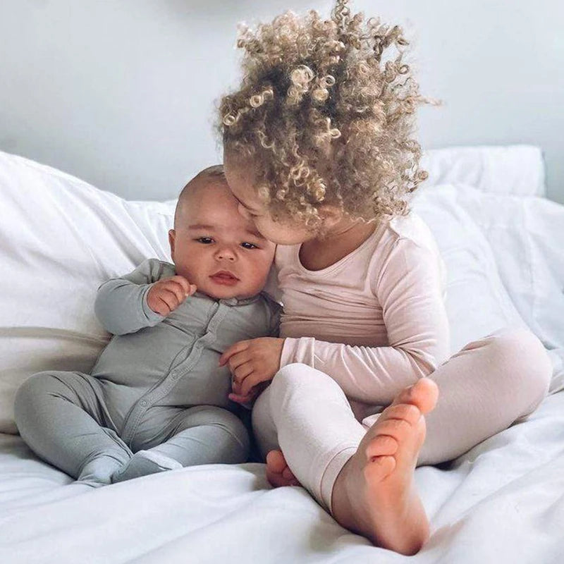 2-piece bamboo fiber pajamas: comfort for young and old alike