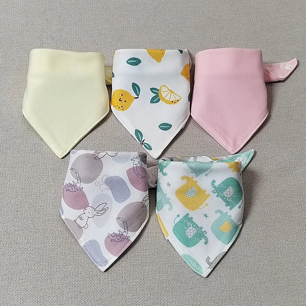 Triangle bib in double cotton: drooling has never been so cute! (pack of 5)
