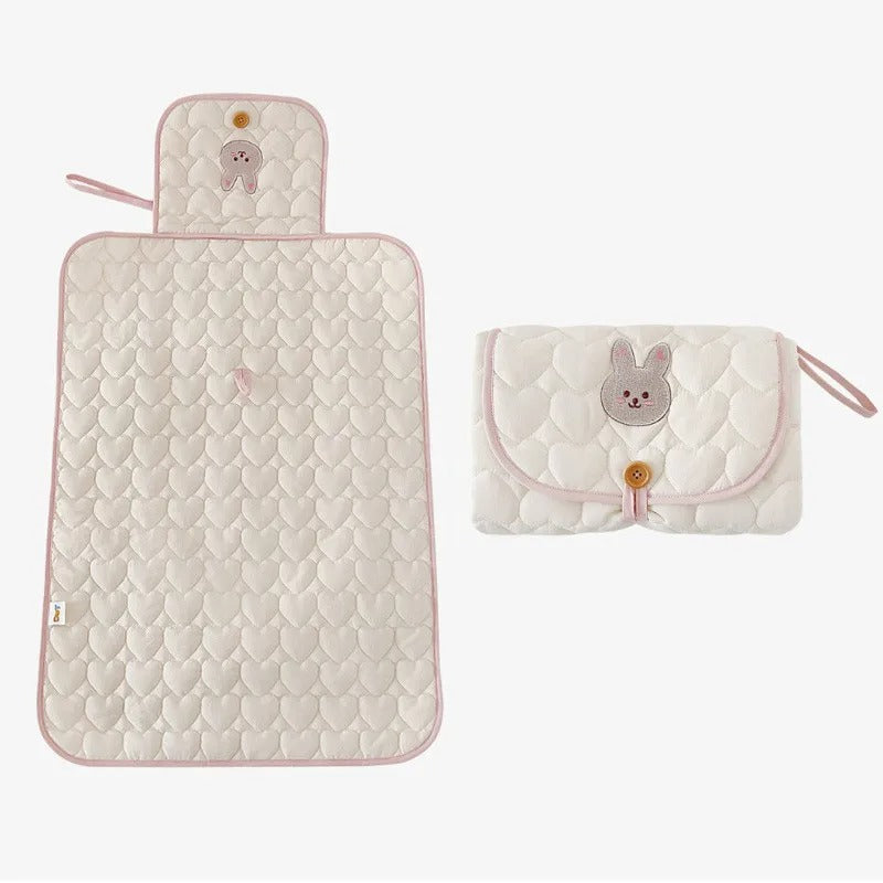 Changing mat: practical and convenient